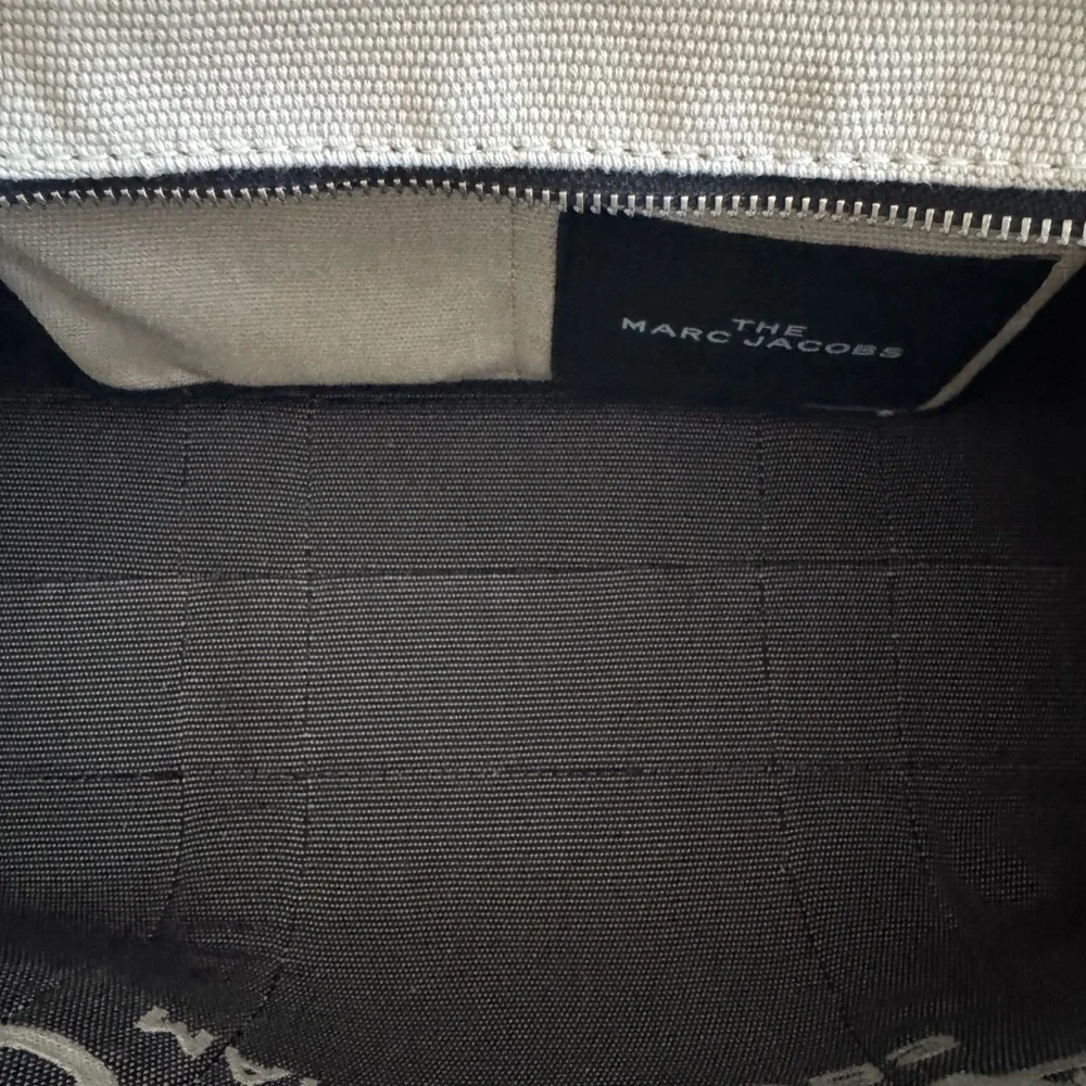 Marc Jacobs THE JACQUARD
LARGE TOTE BAG - Picture 8 of 10